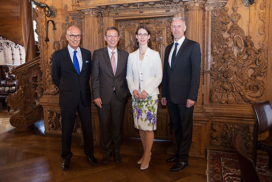 Bürgerparkvereinspräsident Joachim Linnemann, Bürgermeister Dr. Carsten Sieling, Bettina Gräfin Bernadotte af Wisborg und Bürgerparkdirektor Tim Großmann.